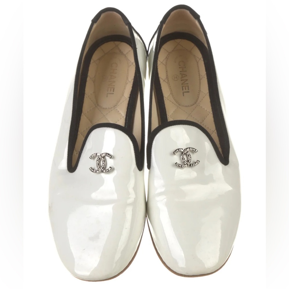 CHANEL IVORY PATENT LOAFERS SILVER CC LOGO